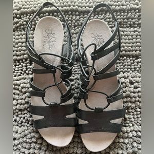 NWOT Lifestride wedges